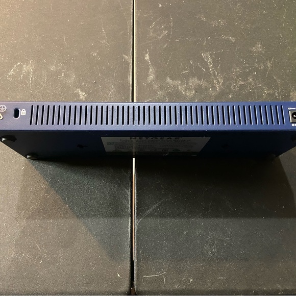 NetGear ProSafe 16 GB - Picture 4 of 5